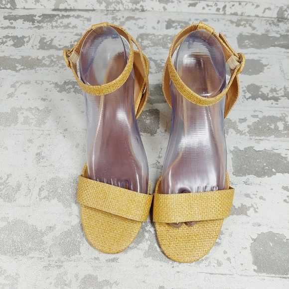 NEW Nordstrom Carrie Yellow Leather Slip On Buckle Ankle Strap Wedge Sandal O272 - Picture 4 of 10
